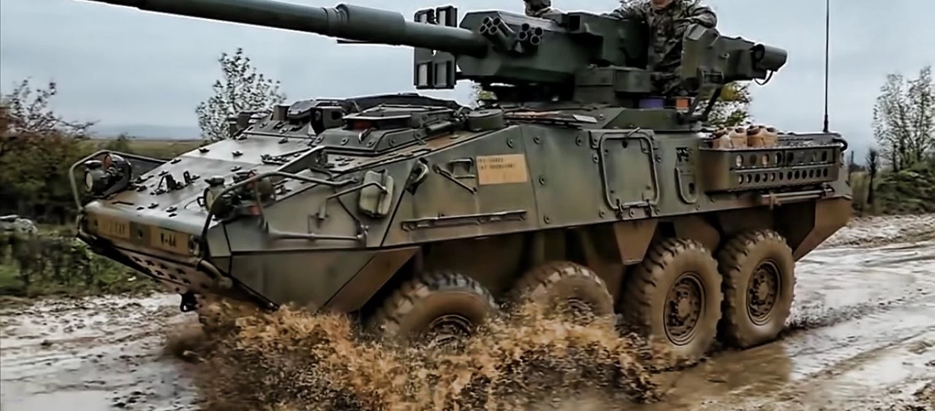 Stryker: Τα τεθωρακισμένα του Αμερικανικού στρατού στη «μάχη της ερήμου» (φωτό)